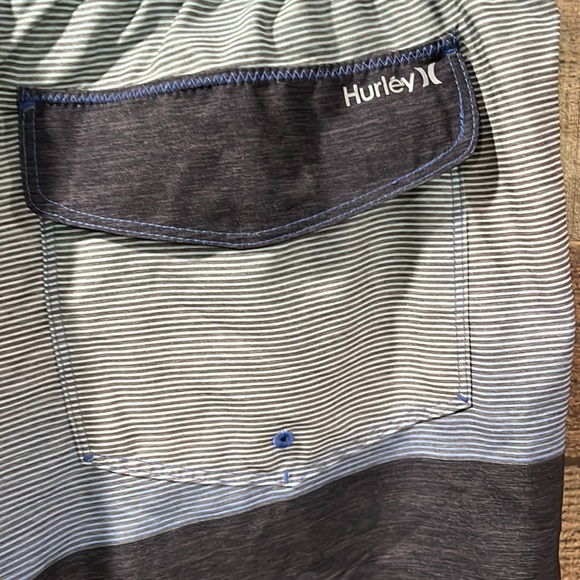 Hurley swim trunks men's medium - Picture 5 of 7